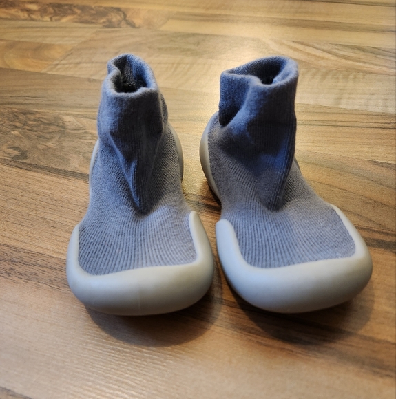 Baby Sock Shoes - Picture 1 of 6